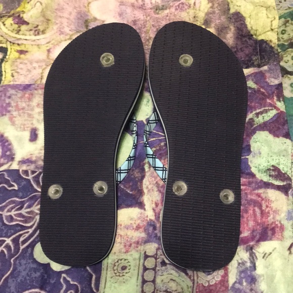 Vera Bradley Flip Flops. NWOT. - Picture 12 of 12